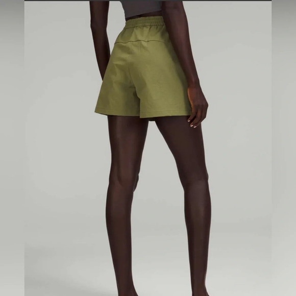 Lululemon Lab Relaxed-Fit Super-High-Rise Short 3" size 6 - Picture 2 of 6